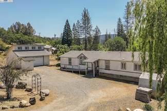 31 Rocky Rd, Weaverville, CA 96093