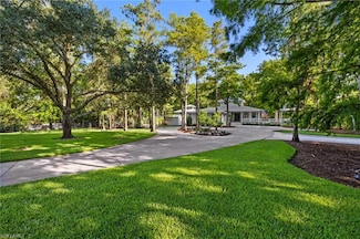 5271 Cherry Wood Dr, Naples, FL 34119