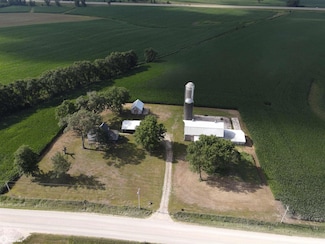 1260 240th St, Waverly, IA 50677