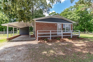 204 Fox Dr, Dudley, NC 28333