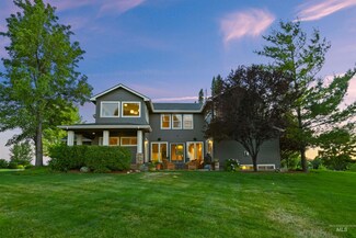 9702 W Golden View Dr, Star, ID 83669