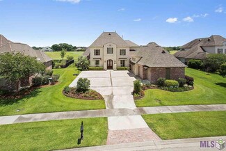 2207 S Turnberry Ave, Zachary, LA 70791