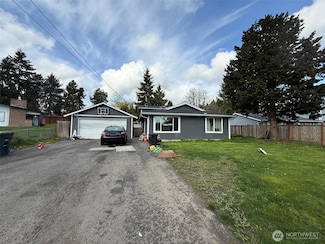 9422 Woodland Ave E, Puyallup, WA 98371