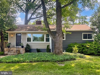 997 N Tuckahoe St, Falls Church, VA 22046
