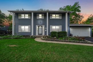 4 Wolfe Ct, Woodridge, IL 60517