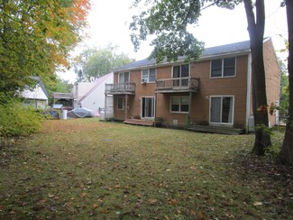 6 Lupine Ln, Bath, ME 04530