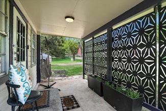 607 Driftwood Ln, Cottonwood Shores, TX 78657