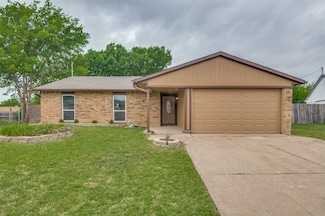 829 Lawndale Dr, Arlington, TX 76017