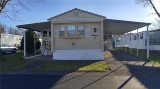 16 Seneca Ln, Manchester, NY 14504
