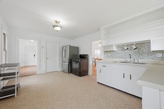 30 Kinney Ave, Norwich, CT 06360