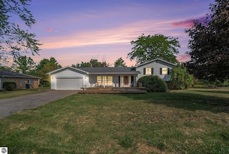 1503 Braemar Dr, Traverse City, MI 49686