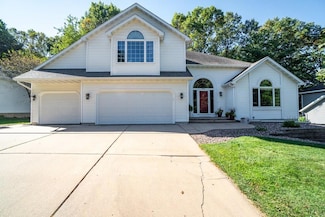 3921 Damon Ct, Eau Claire, WI 54701