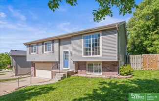 1142 Overland Trail, Papillion, NE 68046