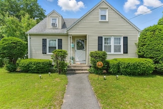 80 Frontenac St, Chicopee, MA 01020