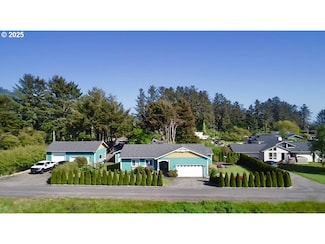 15561 Lilyfield Ln, Brookings, OR 97415