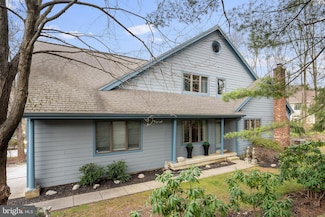 6 Woodstream Ct, Lambertville, NJ 08530