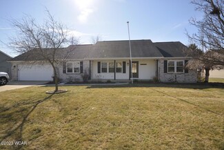 1105 Warren Ave, Wapakoneta, OH 45895