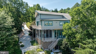368 Penninsula Point, Lynch Station, VA 24571