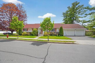 1870 Oneida St, Schenectady, NY 12308