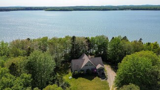 215 Putnam Dr, Harrington, ME 04643