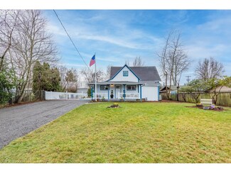 2220 SE Park Entrance St, Milwaukie, OR 97267