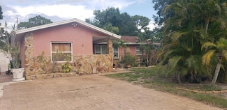 8665 Mockingbird Ln, Seminole, FL 33777