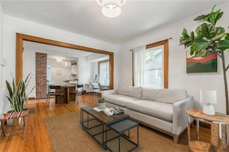 7235 Main St, Kansas City, MO 64114