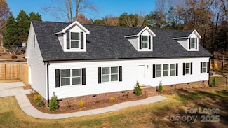 7039 Executive Cir, Denver, NC 28037