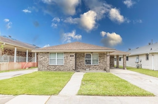 7160 62 Bunker Hill Rd, New Orleans, LA 70127