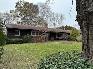 39 Sawmill Plain Rd, South Deerfield, MA 01373
