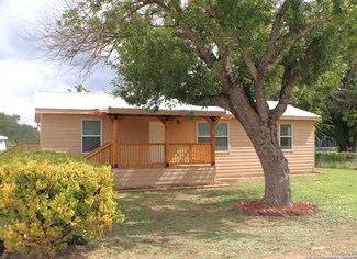 375 Gallagher Rd, Mc Queeney, TX 78123