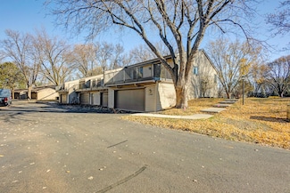 1366 Arden View Dr, New Brighton, MN 55112