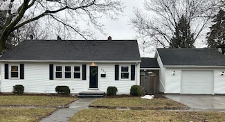 613 W Yeasting St, Gibsonburg, OH 43431