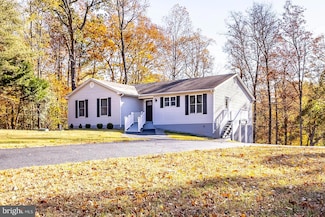 103 Hidden Lake Dr, Montross, VA 22520