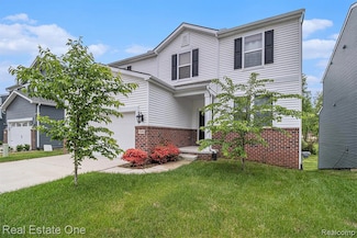 1588 Beachwood Dr, Walled Lake, MI 48390