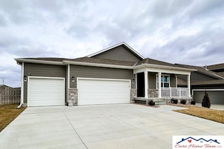 4512 Lawnwood Dr, Papillion, NE 68133