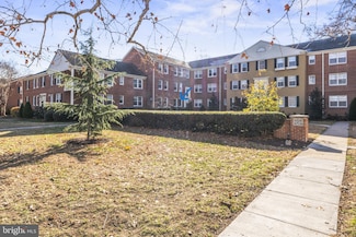 6715 W Wakefield Dr Unit A1, Alexandria, VA 22307
