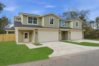 802 S Newsom St, Mineola, TX 75773