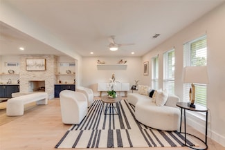 7429 Tangleglen Dr, Dallas, TX 75248
