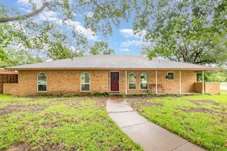 801 Daventry Dr, Garland, TX 75040