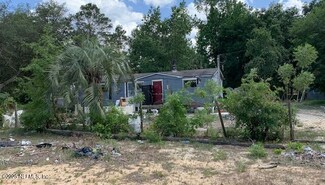 121 Lynnwood Ave, Interlachen, FL 32148