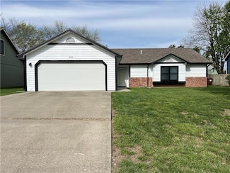445 Eldridge St, Lawrence, KS 66049