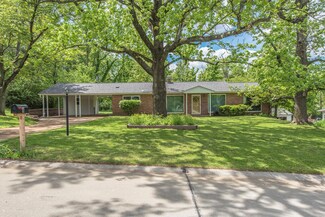 4 Country Squire Ln, Saint Louis, MO 63146