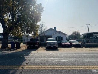 7805 Panama Rd, Lamont, CA 93241