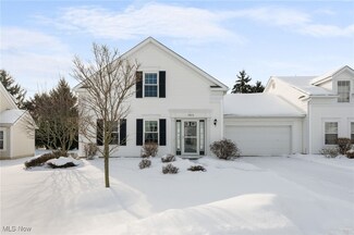 1864 Hamden Ln Unit H24, Stow, OH 44224