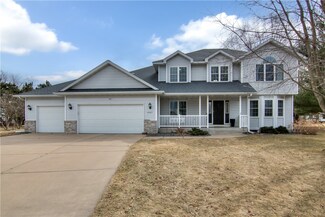 1027 Willow Green Cir, Eau Claire, WI 54701