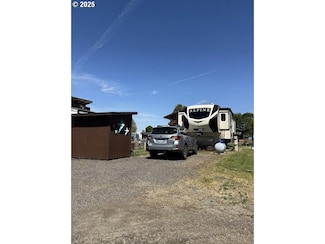 29625 Jeans Rd, Veneta, OR 97487