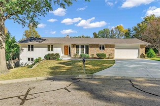 1708 Oakmont St, Lawrence, KS 66047