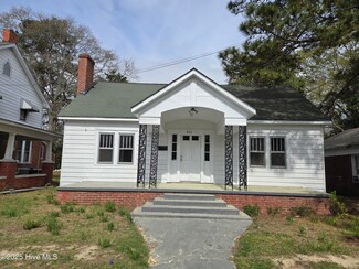 216 N Elm St, Williamston, NC 27892