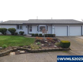 4544 Pacific Ct NE, Salem, OR 97301
